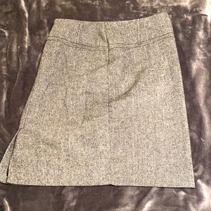 New York & Company Skirt, stretch size 6